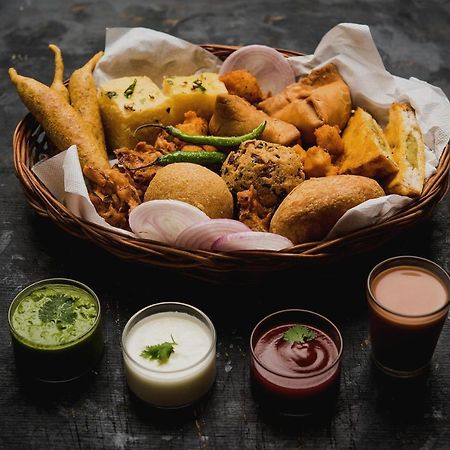فندق Capital O Bvh Hospitality Near Pvr Ansal Plaza Greater نويدا المظهر الخارجي الصورة