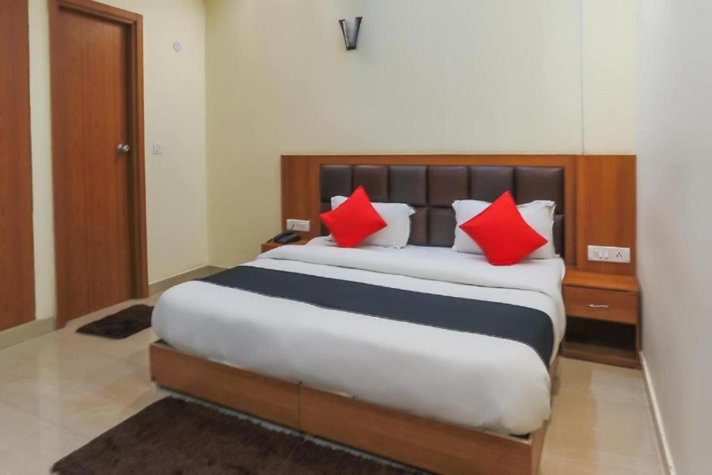 فندق Capital O Bvh Hospitality Near Pvr Ansal Plaza Greater نويدا المظهر الخارجي الصورة