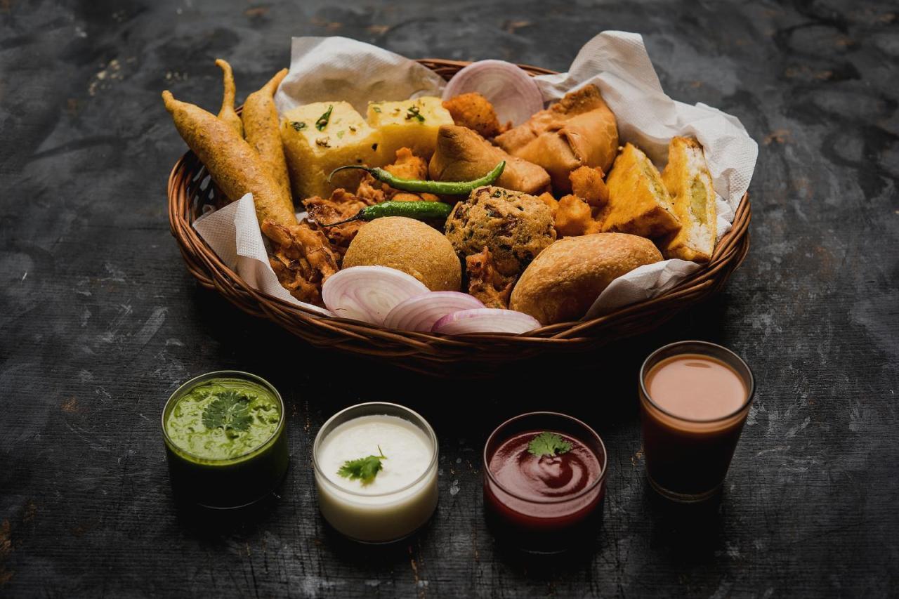 فندق Capital O Bvh Hospitality Near Pvr Ansal Plaza Greater نويدا المظهر الخارجي الصورة